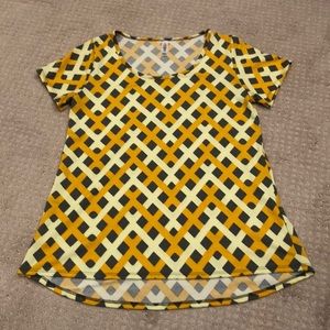 SOLD - LulaRoe Classic Tee size S